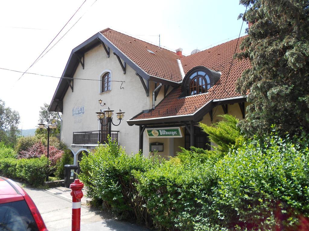 Bed and Breakfast Peregrino Panzió Budaörs Esterno foto